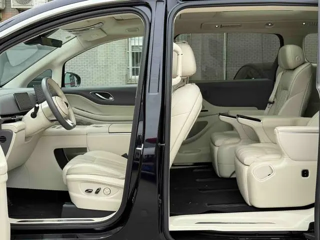 VOYAH Lantu Dreamer PHEV Four-wheel drive flagship Kunpeng Edition