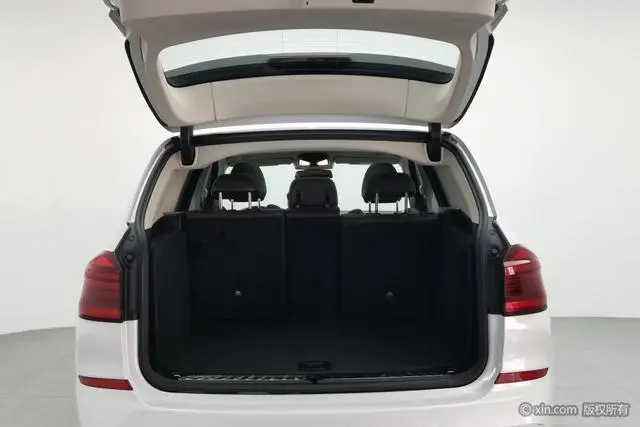 BMW BMW X3 xDrive28i M sports suit