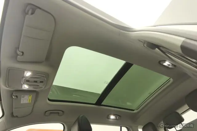 Roewe Roewe RX5 MAX 300TGI Automatic Smart Cockpit Deluxe Edition