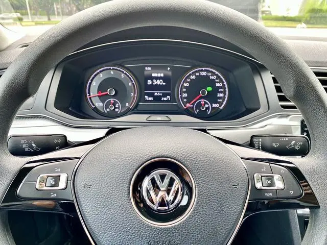 Volkswagen Lingdu 230TSI DSG Fashion Edition Country VI