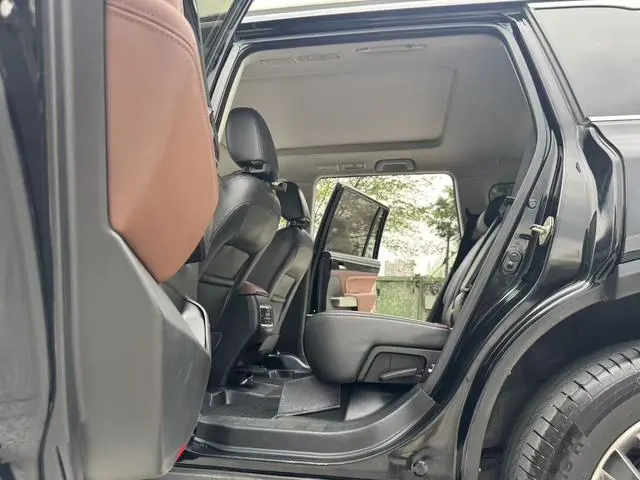 GAC Trumpchi GS8 320T two-wheel drive luxury Zhilian Edition 7 seats