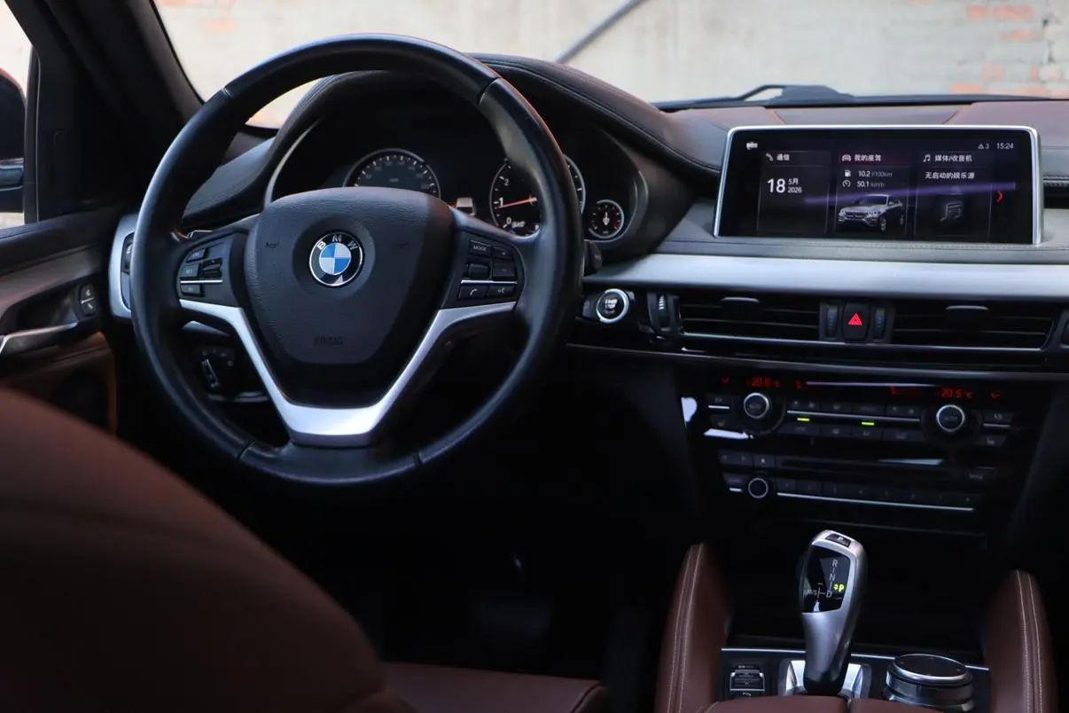 BMW BMW X6 xDrive28i M sports suit