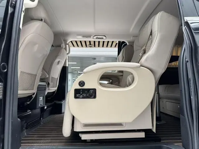 Mercedes-Benz Vito 2.0T Business Edition 7-seater Country V