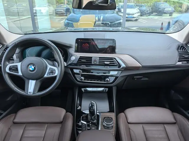 BMW BMW X3 xDrive28i M sports suit