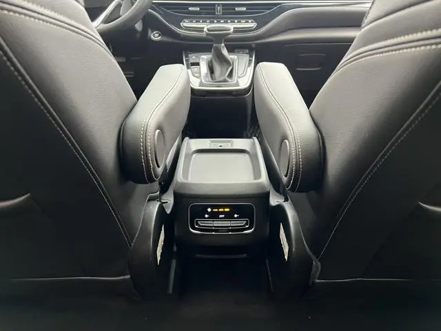 GAC Trumpchi M6 270T Automatic Deluxe Edition 7 seats