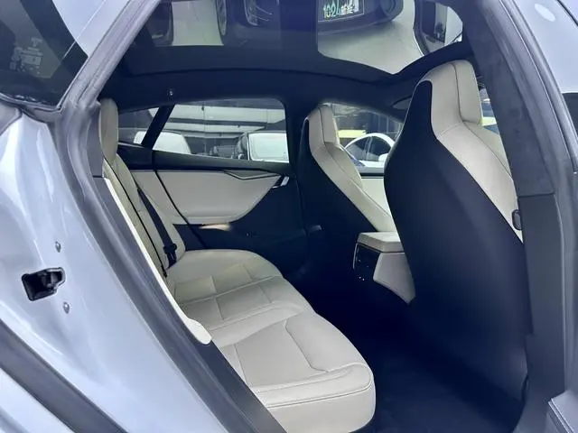 Tesla Model S Long battery life version