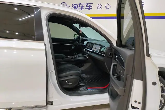 Geely Xingyue L 2.0TD high-power automatic two-wheel drive Skyrim version
