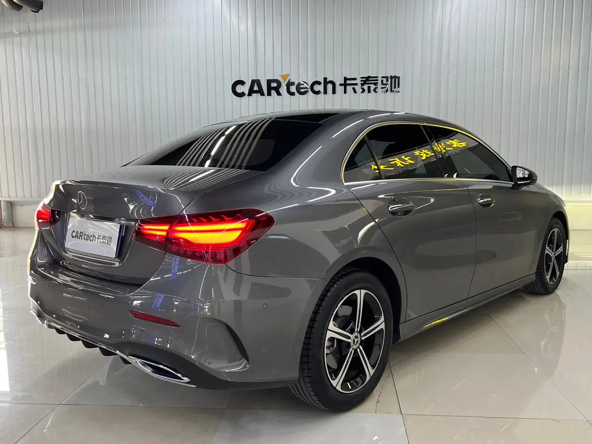 Mercedes-Benz Mercedes-Benz A-class A 200 L sports sedan fashion Version