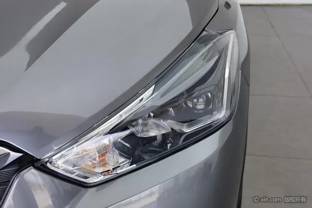 Nissan Jinke 1.5 L XV CVT Zhilian Deluxe Edition