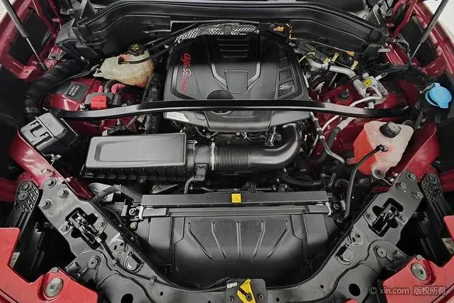 Alfa Romeo Stelvio 2.0T 280HP Deluxe Edition