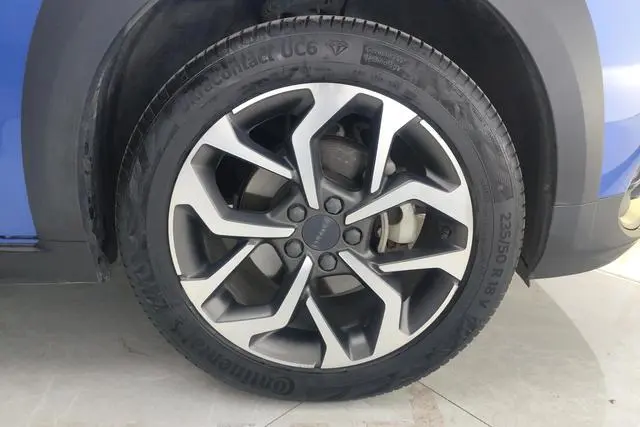 LYNK & CO Lynk &Co. 01 EM-P 1.5T Jinguo VI