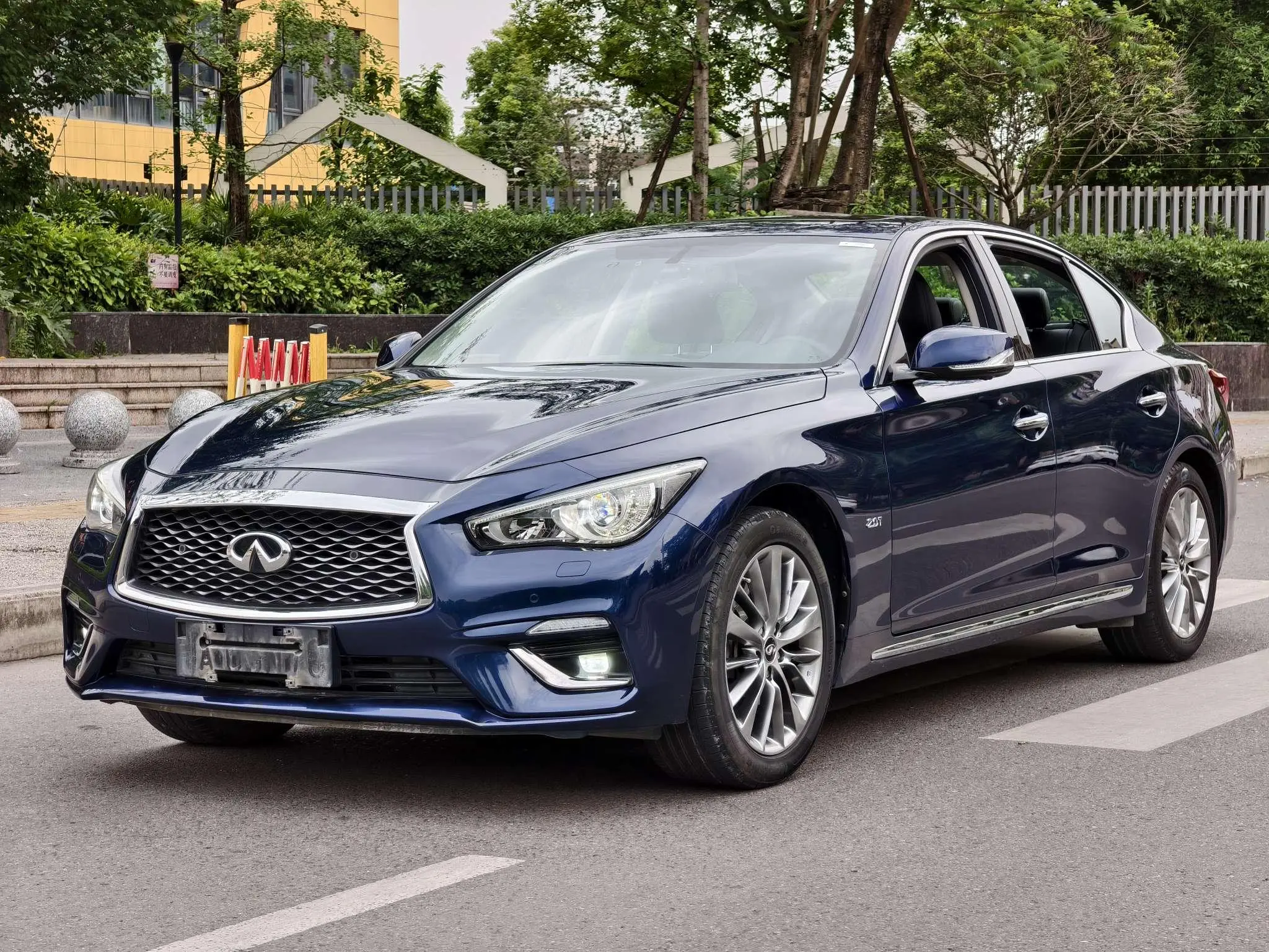 Infiniti Infiniti Q50L 2.0T Premium Version Country VI