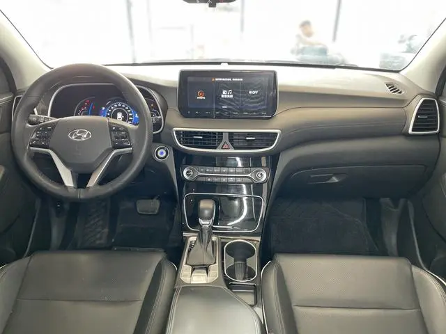 Hyundai Tucson 280TGDi dual-clutch two-wheel drive fashion version of the country V