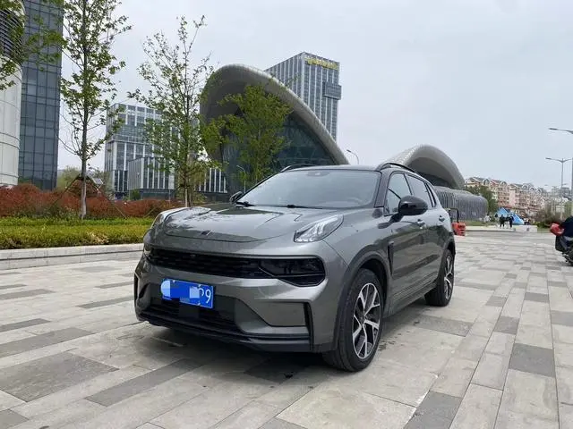 LYNK & CO Lynk 01 2.0TD four-wheel drive Halo