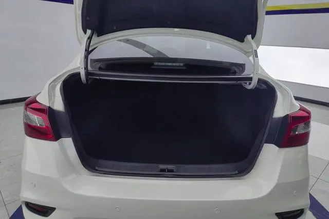 Nissan Xuan Yi Classic 1.6L XL CVT Deluxe Edition