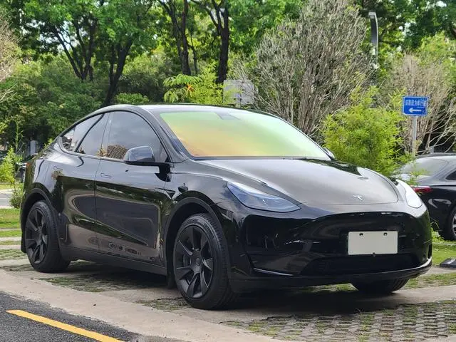 Tesla Model Y Facelifted rear-wheel drive version