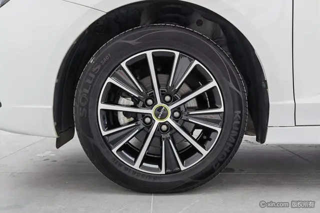 Roewe Roewe i5 Facelift 1.5L CVT Diamond edition