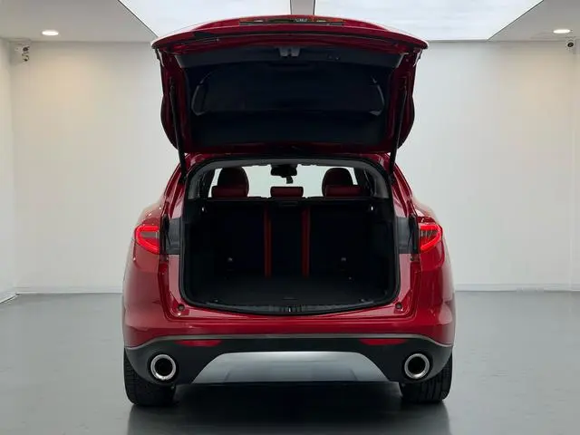 Alfa Romeo Stelvio 2.0T 200HP Elite Edition