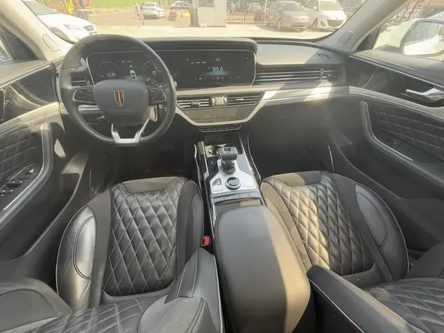 Hongqi Hongqi HS5 2.0T Zhilian Qixiang four-wheel drive version