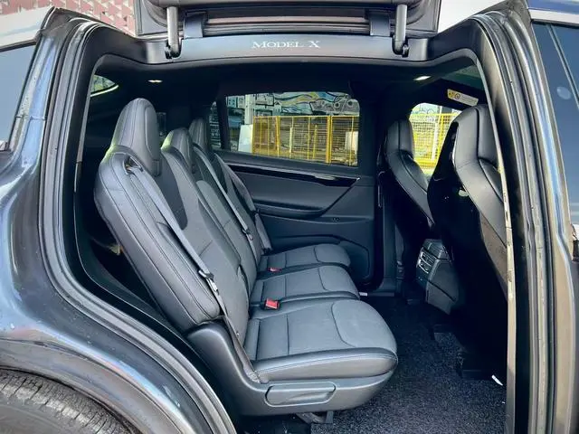 Tesla Model X 75D
