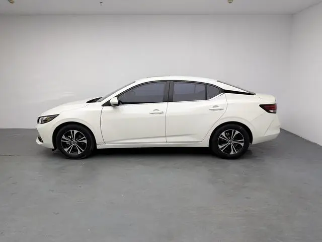 Nissan Xuan Yi 1.6L XL CVT Enjoy Edition