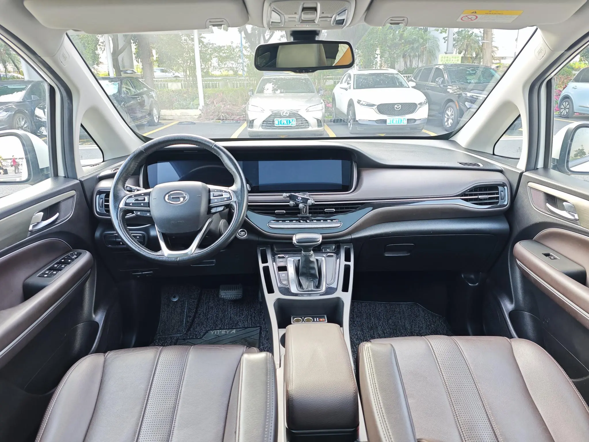 GAC Trumpchi M6 270T automatic Premium Edition 7-seater Country V