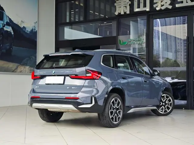 BMW BMW X1 sDrive25Li X design set