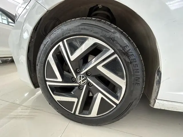 Volkswagen Sagitar 200TSI DSG Flying Edition