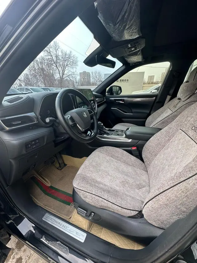 TOYOTA Crown Lufang Smart electric hybrid dual engine 2.5L E-CVT four-wheel drive Premium Edition