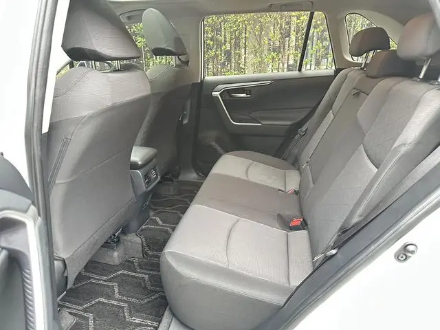 TOYOTA RAV4 Rongfang 2.0L CVT two-wheel drive fashion version
