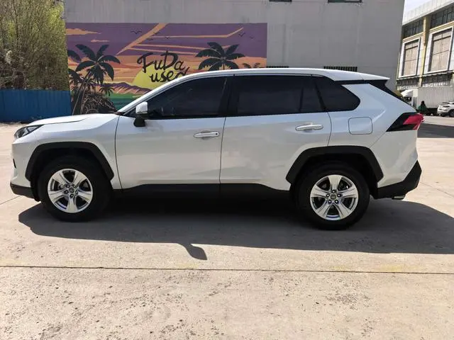 TOYOTA RAV4 Rongfang 2.0L CVT two-wheel drive urban edition