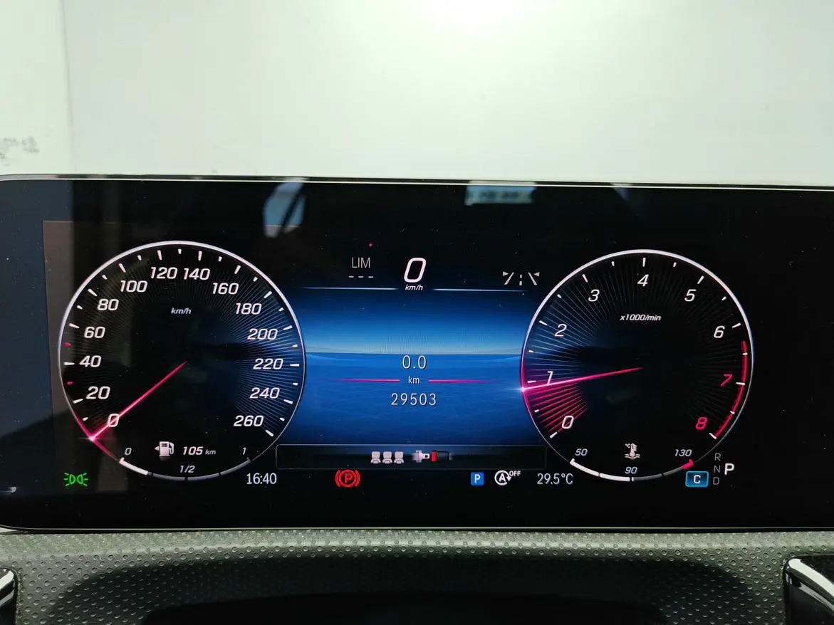 Mercedes-Benz Mercedes-Benz A-class A 200 L sports sedan fashion Version