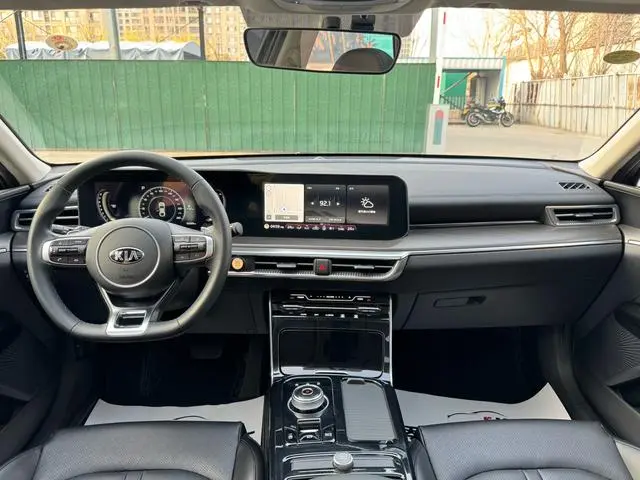 Kia Kia K5 270T CVVD Deluxe Edition