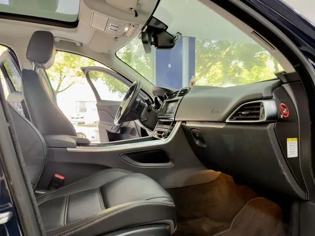 Jaguar Jaguar F-PACE 2.0T four-wheel drive R-Sport sports version