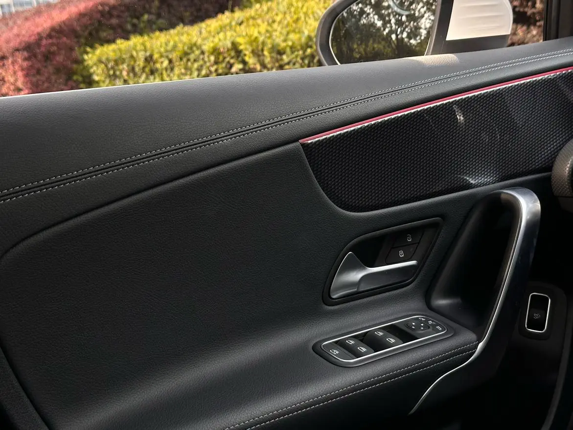 Mercedes-Benz Mercedes-Benz A-class A 200 L sports sedan fashion Version