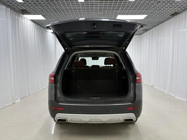 Changan Changan CS95 2.0T four-wheel drive Zhiyu Version