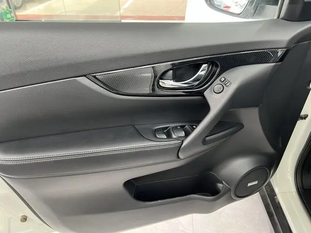 Nissan Qijun 2.5L CVT Zhilian Deluxe Edition 4WD