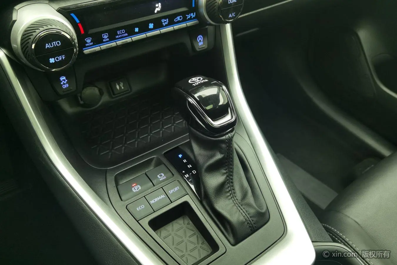 TOYOTA Wilanda 2.0L two-wheel drive luxury PLUS edition