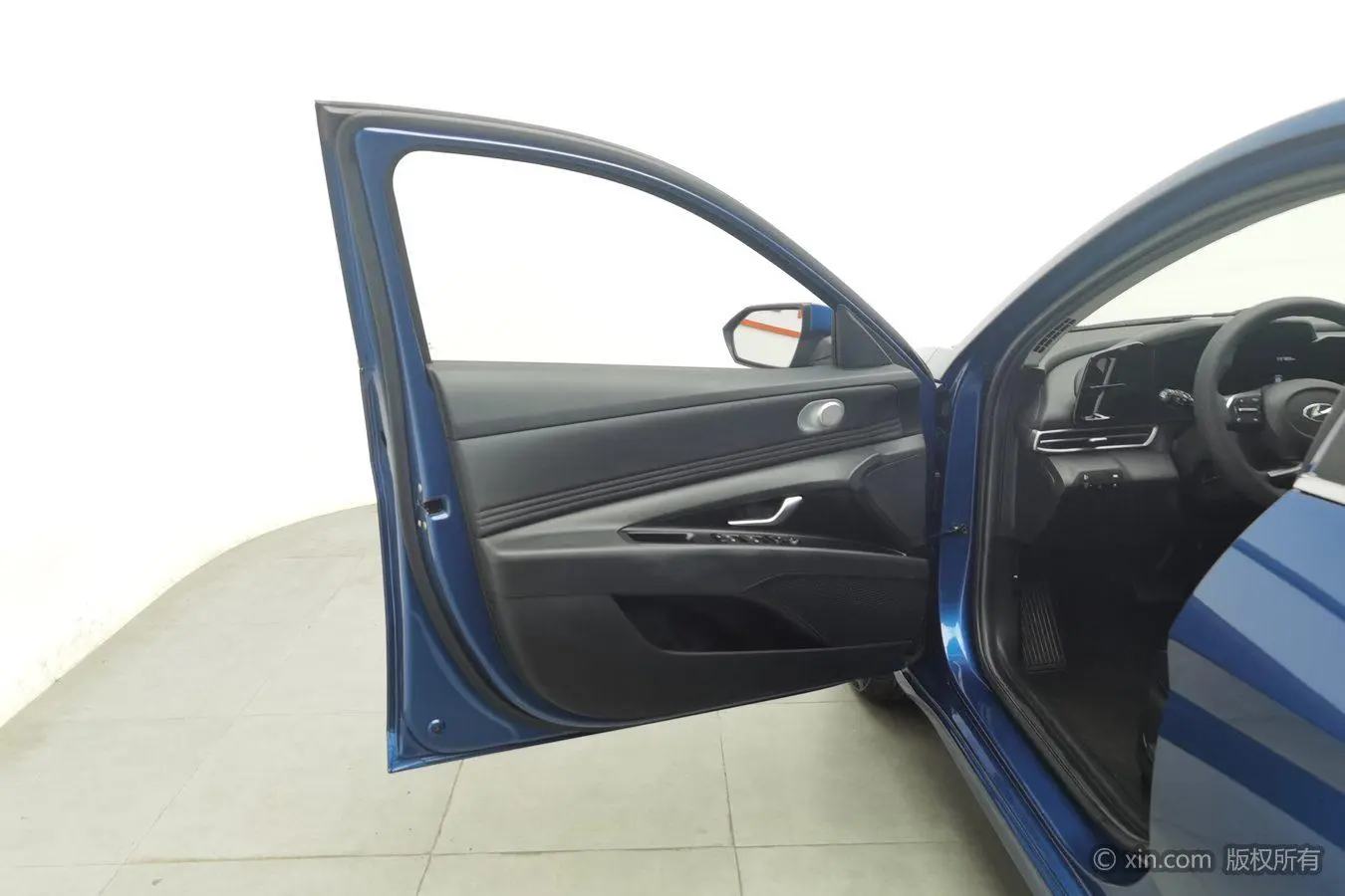 Hyundai Elantra 1.5L CVT LUX Premium Edition