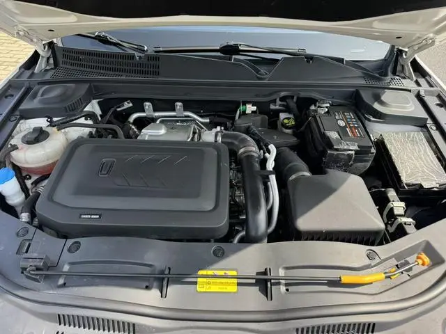 FAW Pentium B70 The third generation 1.5T automatic enjoyment type 70th Anniversary Edition