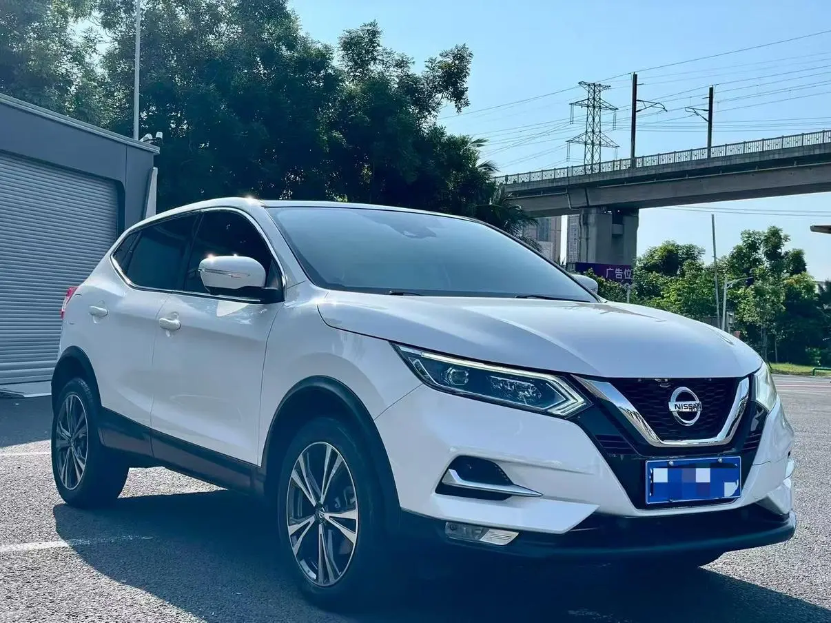 Nissan Qashqai 2.0 L XV Prem Deluxe Edition