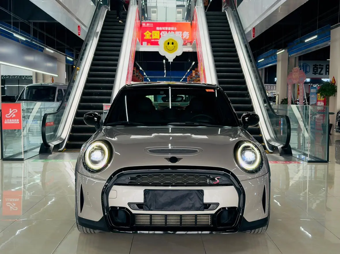MINI MINI 2.0T COOPERS Artist five-door version