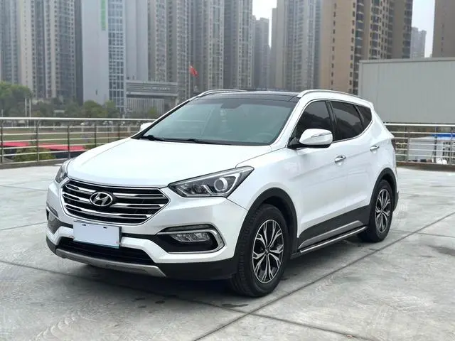 Hyundai Shengda 2.0T automatic two-wheel drive intelligent 7-seater