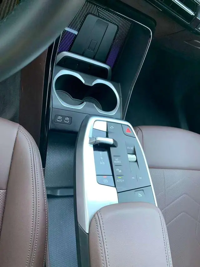 BMW BMW iX1 xDrive30L X design set
