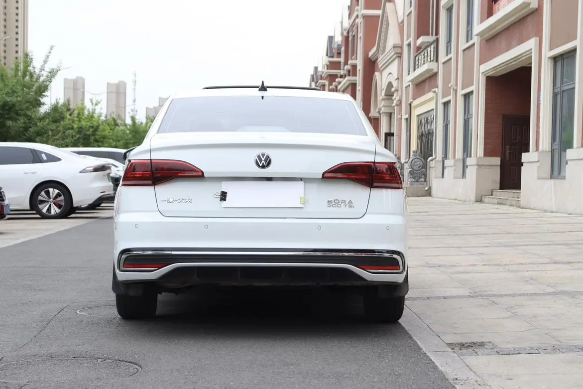 Volkswagen Bora 200TSI DSG Smooth Version