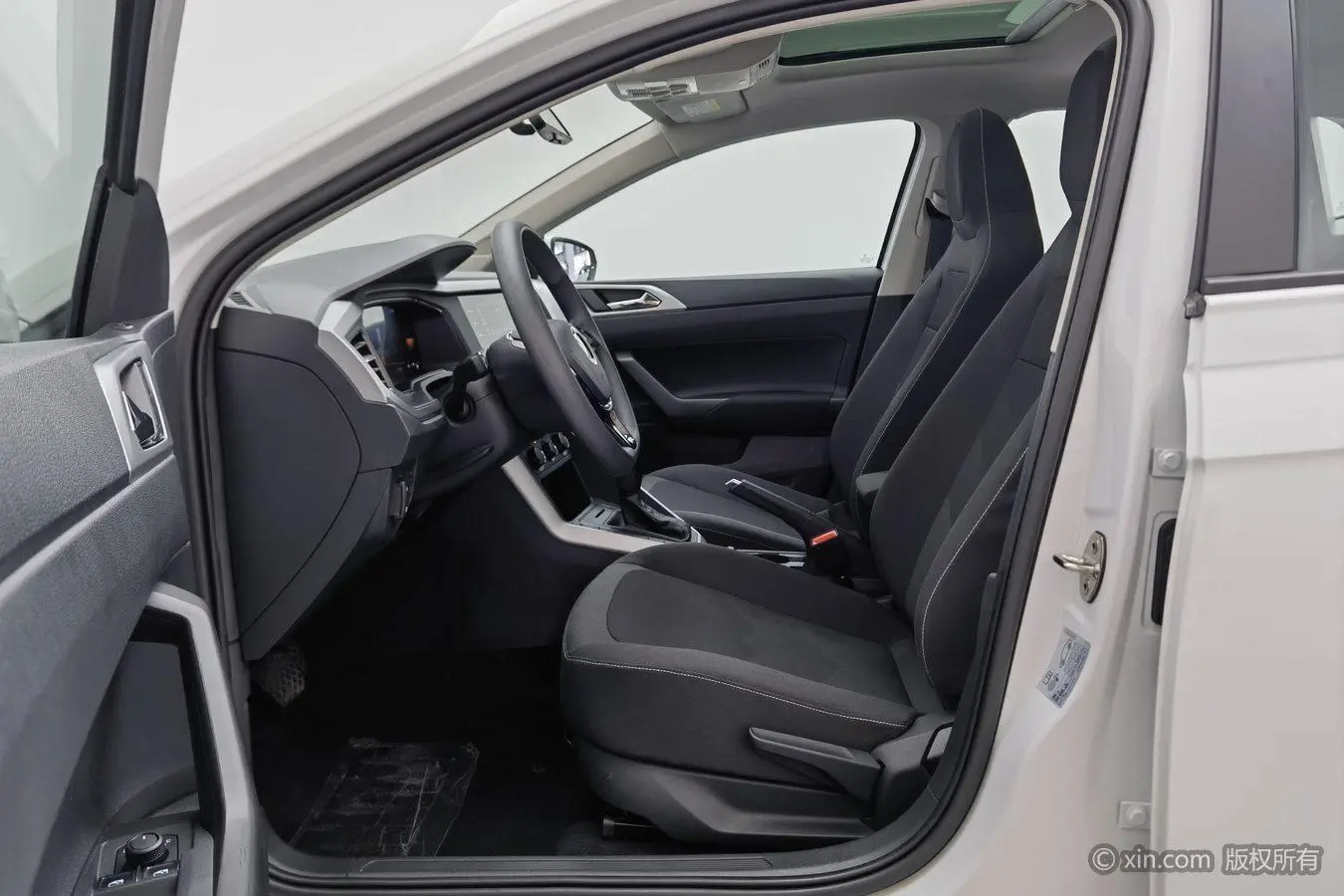 Volkswagen Polo Facelift Plus 1.5L Automatic Panoramic Enjoy Edition