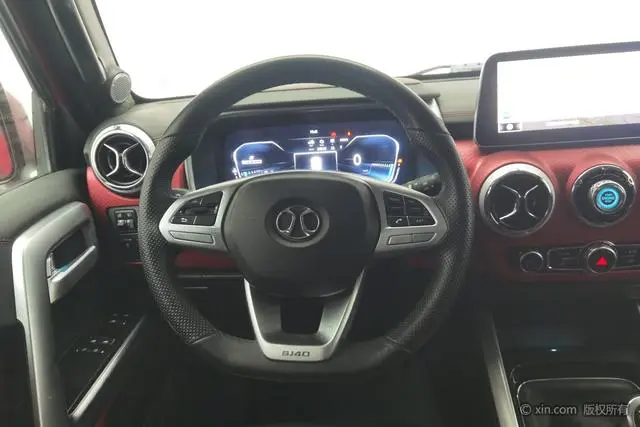 Beijing Beijing off-road BJ40 PLUS 2.3T manual four-wheel drive exclusive edition Country VI