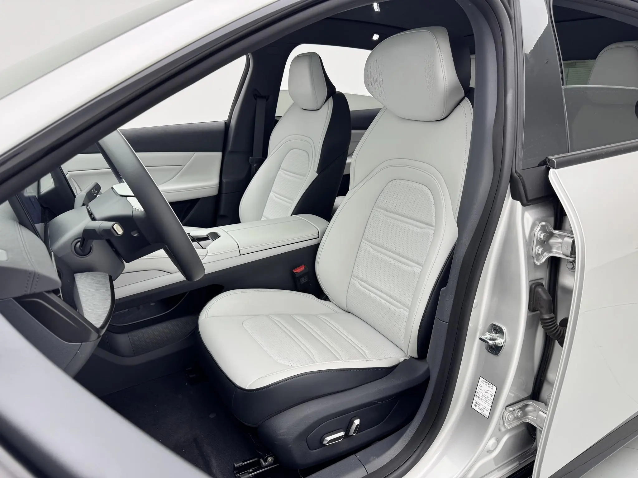 Dongfeng eπ eπ007 Pure electric 530Pro version