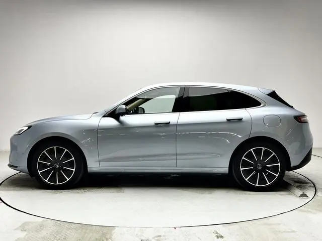 AITO Ask the world M5 Pure electric four-wheel drive performance version