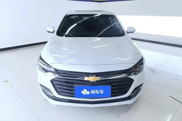 Chevrolet Cruze 320 automatic Enjoy Skylight version